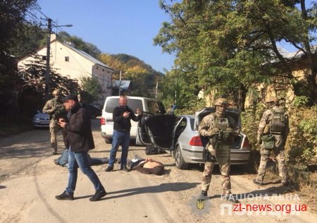 Оперативники Житомирщини затримали групу валютних розбійників