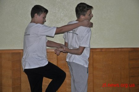 Юних вартових правопорядку Житомирщини навчали прийомам самооборони