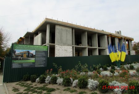 Володимир Ширма у Новограді-Волинському оглянув будівництво «Прозорого офісу»