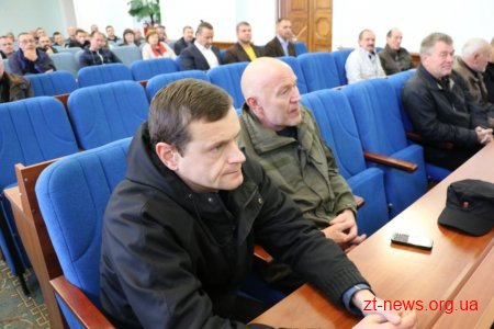 Сергій Сухомлин вручив подяки військовим та волонтерам і подарував картину для майбутнього «Дому ветерана»