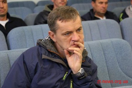 Сергій Сухомлин вручив подяки військовим та волонтерам і подарував картину для майбутнього «Дому ветерана»