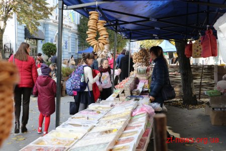 На Михайлівській у Житомирі розпочав роботу Покровський ярмарок