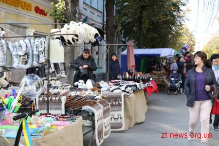 На Михайлівській у Житомирі розпочав роботу Покровський ярмарок
