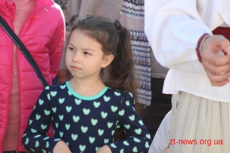 На вул. Михайлівській у Житомирі відгуляли Покровське весілля