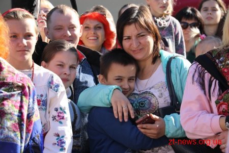 На вул. Михайлівській у Житомирі відгуляли Покровське весілля