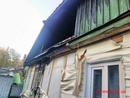 У Коростишеві під час пожежі в кафе полум'я перекинулось на житловий будинок