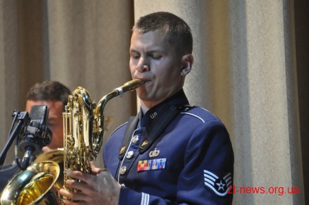 У Житомирі оркестр військово-повітряних сил США презентував концертну програму «Я підтримую крила»