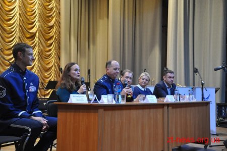 У Житомирі оркестр військово-повітряних сил США презентував концертну програму «Я підтримую крила»