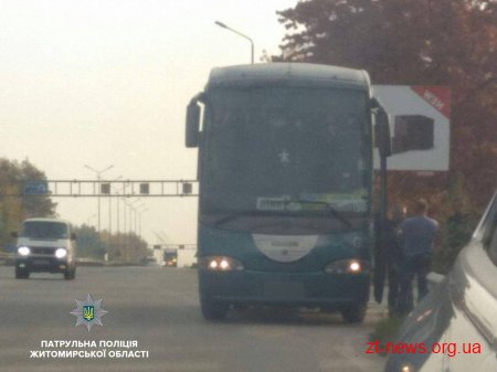 На трасі Київ - Чоп патрульні оштрафували водія автобуса за перевищення швидкості на 40 км/год