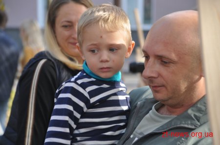 В центрі Житомира діти малювали осінні пейзажі