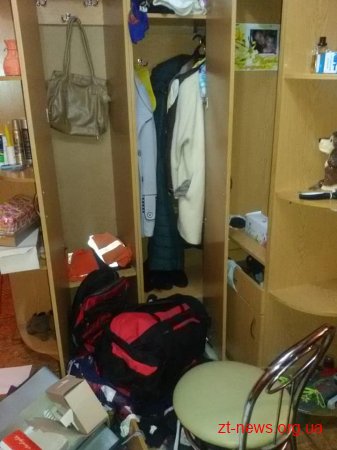 Патрульні затримали домушника, який обікрав у Житомирі дві квартири