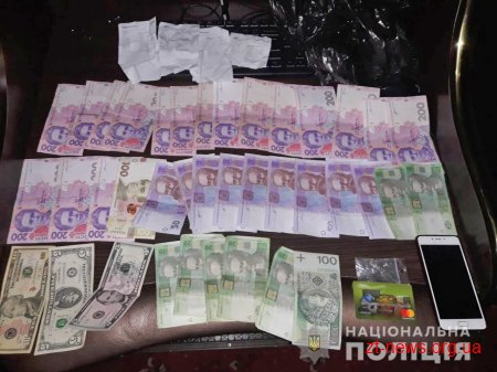 У Житомирі поліція затримала чоловіка, який постачав наркотики у місця позбавлення волі