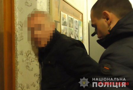 У Бердичеві поліція затримала чоловіка, якого підозрюють у розбещенні 11-річної дівчинки