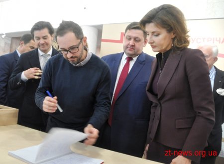 Марина Порошенко відвідала фестиваль сучасної культури «Жовтень у Жовтні»