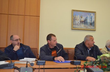 Як просуваються ремонтні роботи на вул. Параджанова обговорили на нараді в міській раді