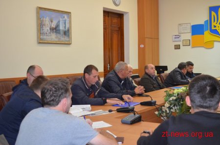 Як просуваються ремонтні роботи на вул. Параджанова обговорили на нараді в міській раді