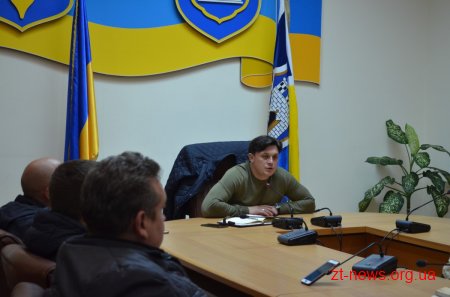 Як просуваються ремонтні роботи на вул. Параджанова обговорили на нараді в міській раді