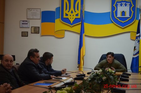 Як просуваються ремонтні роботи на вул. Параджанова обговорили на нараді в міській раді