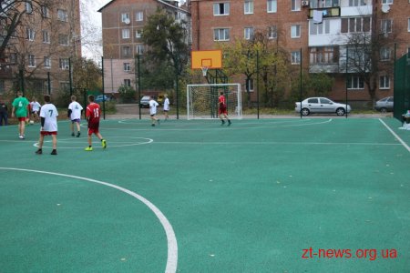 У Житомирі в рамках соціального проекту на Київській, 59 оновили футбольний майданчик