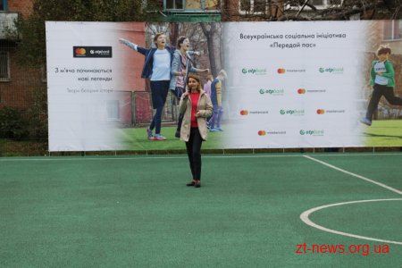 У Житомирі в рамках соціального проекту на Київській, 59 оновили футбольний майданчик