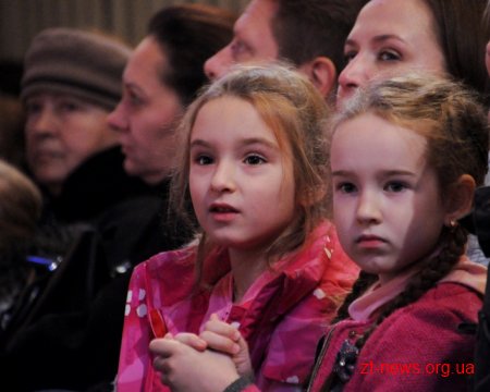 Танцювальний ансамбль «Сонечко» провів благодійний концерт на підтримку онкохворих дітей