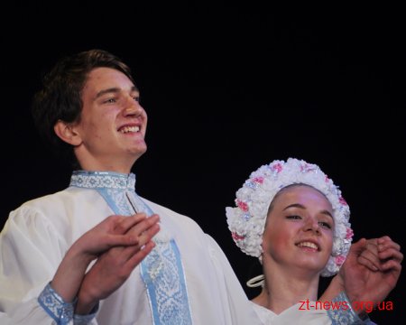 Танцювальний ансамбль «Сонечко» провів благодійний концерт на підтримку онкохворих дітей