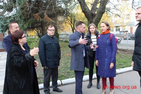 В Коростишівській школі інформаційних технологій відкрили велопарковку та велошколу