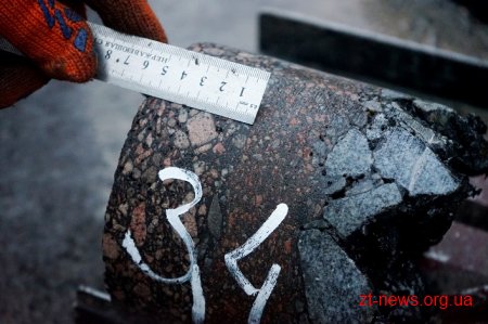 Незалежна лабораторія бере проби з 12 відремонтованих доріг Житомирщини