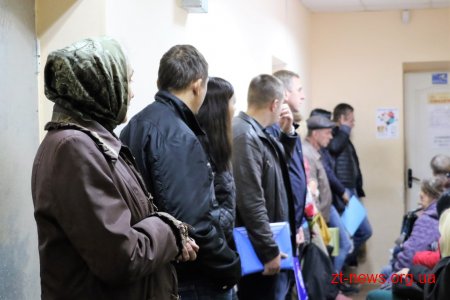 Через оформлення субсидій в управлінні ведення реєстру територіальної громади довгі черги