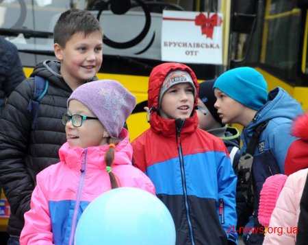 Нові шкільні автобуси отримали райони та об’єднані територіальні громади Житомирщини