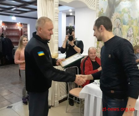 У Житомирі відзначили працівників картонного комбінату, які брали участь у ліквідації пожежі на підприємстві