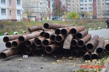 Заміна тепломереж на території мікрорайону Хмільники триває