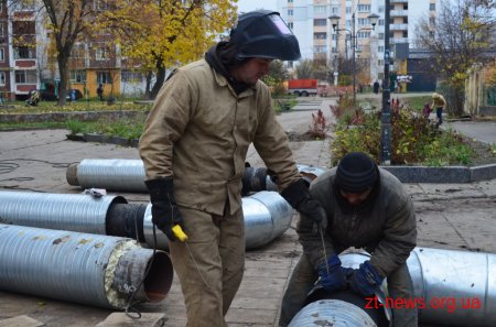Заміна тепломереж на території мікрорайону Хмільники триває