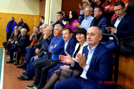 На вихідних обідві волейбольні команди області стали переможцями на різних етапах всеукраїнських змагань