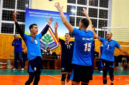 На вихідних обідві волейбольні команди області стали переможцями на різних етапах всеукраїнських змагань