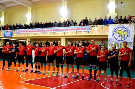 На вихідних обідві волейбольні команди області стали переможцями на різних етапах всеукраїнських змагань