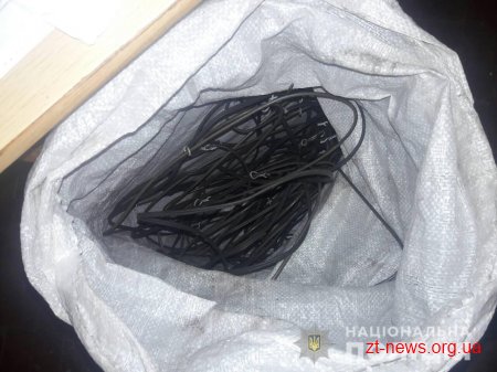 Поліцейським вдалося по "гарячим" слідам затримати чоловіка, який вкрав 50 метрів телефонного кабелю