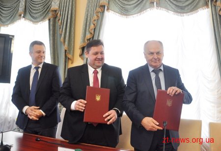 Ігор Гундич підписав меморандуми з ОТГ та містами Житомирщини про розвиток системи захисту дітей
