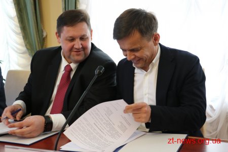 Ігор Гундич підписав меморандуми з ОТГ та містами Житомирщини про розвиток системи захисту дітей
