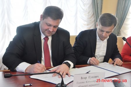 Ігор Гундич підписав меморандуми з ОТГ та містами Житомирщини про розвиток системи захисту дітей
