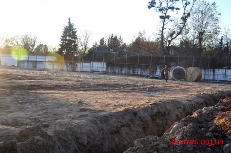 На стадіоні «Полісся» тривають роботи над північною трибуною та накриттям