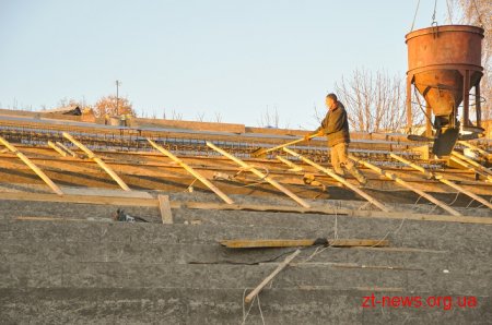 На стадіоні «Полісся» тривають роботи над північною трибуною та накриттям