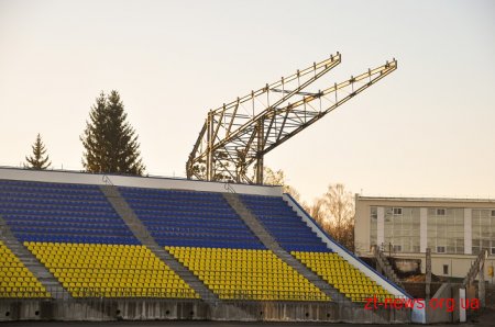 На стадіоні «Полісся» тривають роботи над північною трибуною та накриттям