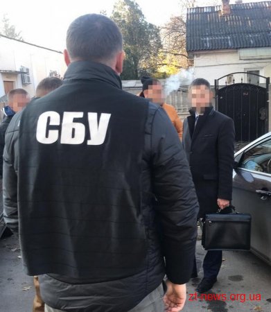 У Житомирі на хабарі у дві тисячі доларів затримали заступника начальника прокуратури