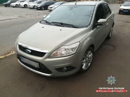 На трасі Київ - Чоп патрульні зупинили автомобіль, який розшукували в Дніпропетровській області