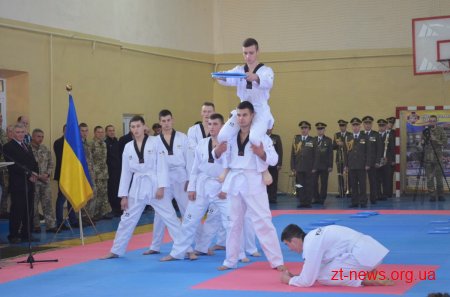 У Житомирському військовому інституті курс з тхеквондо викладатиме майстер із Кореї