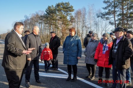 Керівники області перевірили, як відремонтована ділянка дороги Р-49 Васьковичі-Шепетівка