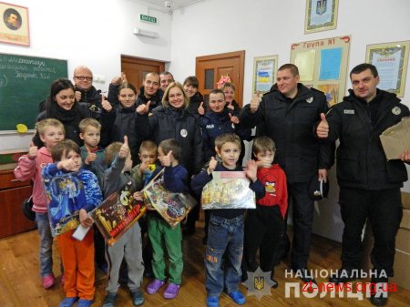 Слухачі Житомирського навчального центру провели спільний вечір з вихованцями «Сонячного дому»