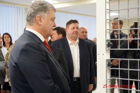 Президент України у Житомирі відвідав Центр вертебрології та реабілітації учасників ООС