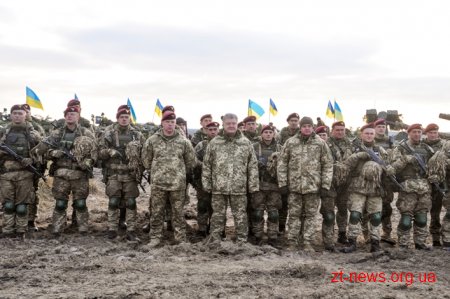 Президент України на Житомирщині вручив десантникам державні нагороди